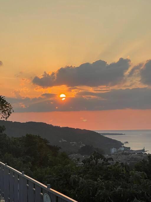 Pyramid Point Manor Villa Ocho Rios Exteriör bild